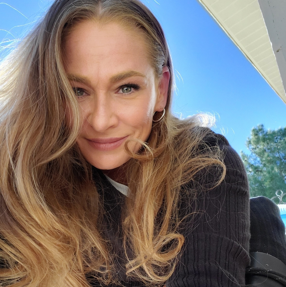 Meet your Posher, Dezi